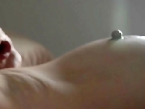 Japanese Housewife Gets Pleasure from Oral Stimulation - Must Watch!