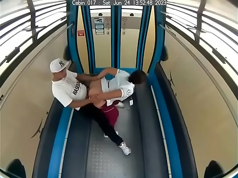 JAPANESE Beauty Seduces in Teleférico