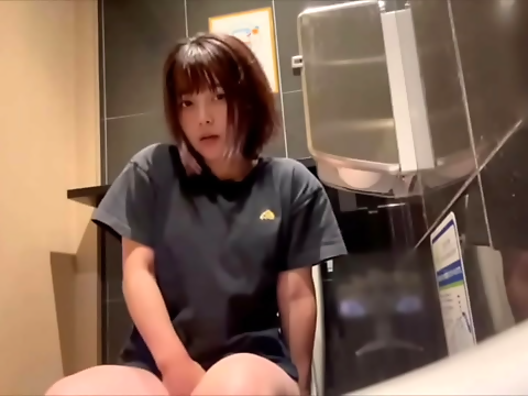 Japanese Girls with Curvy Body Obsession! How They Achieve Their Voluptuous Figure in a Sensual Way