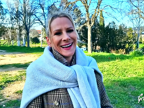 MILF Victoria's Juicy Boobs are a Treat to Behold!