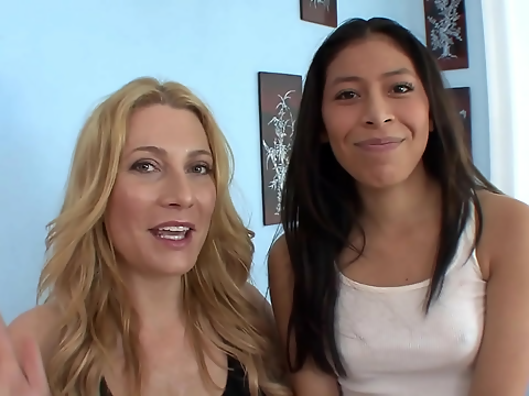 Asian Cougar Milf & Sexy Girl Hotporn Scene - Mature Mama Teaches Lesbian Pleasure