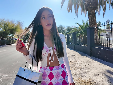 Japanese Painting Session on a Bus ~ A Hot Makeup Experience!