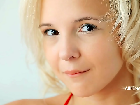 Japanese Hottie Monroe's Sensual Solo Show ~ A Treat for Your Eyes!