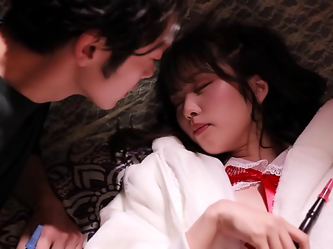 Experience the Passionate SEX Drama of Mahiro mi, a Kansai-Born Beauty and Her Freediving Lover!