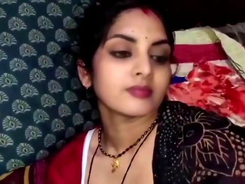 Sultry Indian Beauty Seduces Her Hunky Servant in Midnight Sex Romp