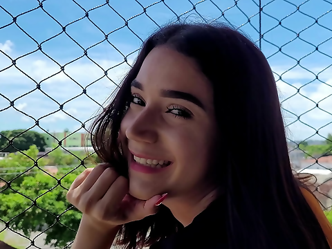 Japanese Babe Gabbie Luna Gives a Blowjob and Fills Up her Lucky Guy's Cock with Creamy Squirt! SQUIRT