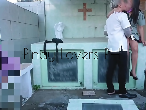 Japanese Student-Teacher Romance Gone Wild in Si Mam kinantot sa Sementeryo!