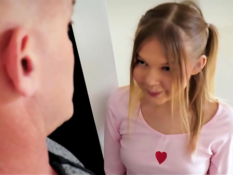 Luscious Teen Pussy Seduces Lucky Stud For Stepdad's Pleasure