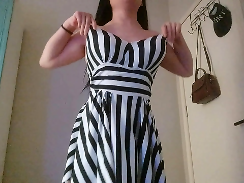 Slim and Sexy Chinese Apartment Lift Girl ~ She's Serious about Her Poison Dragon Services!